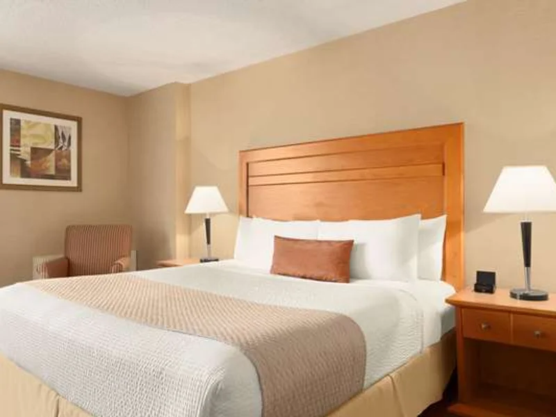 Days Inn by Wyndham Edmonton Downtown