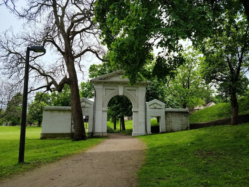 Dundurn Park