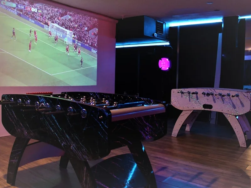 Heeger Billiard Club