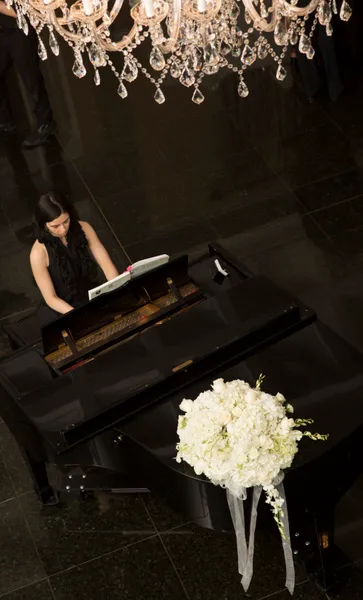 Piano and music lessons with Natasha in French or English