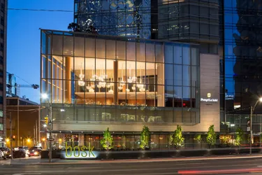 Top 10 5 star hotels in Toronto