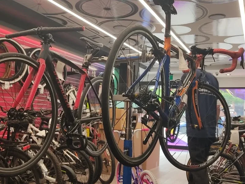 Repair and Run - Queen St W