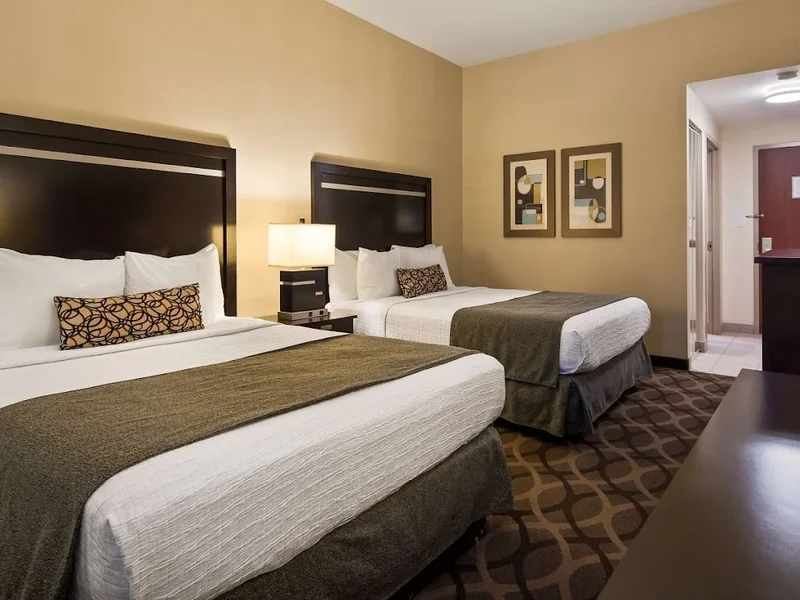 Best Western Plus Travel Hotel Toronto Airport
