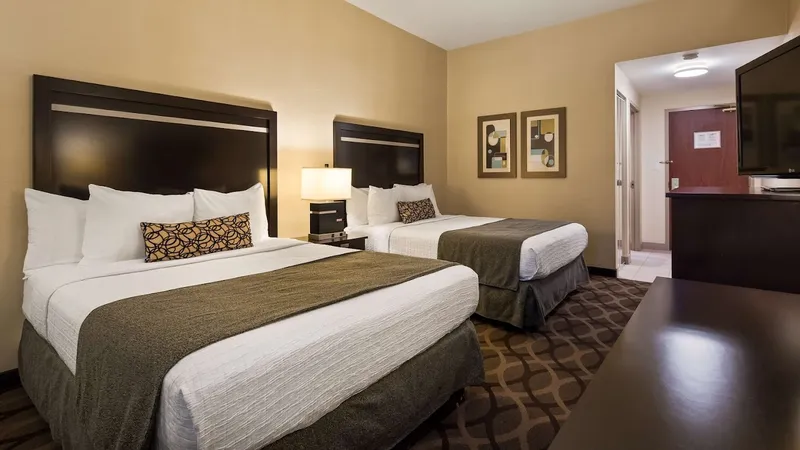 Best Western Plus Travel Hotel Toronto Airport