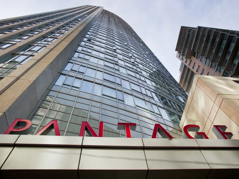 Pantages Hotel Downtown Toronto