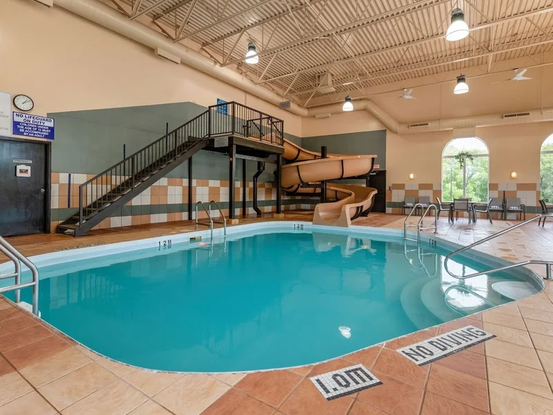 Best Western Plus Pembina Inn & Suites