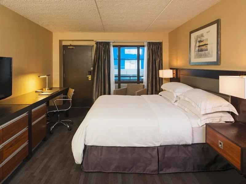 Hilton Winnipeg Airport Suites