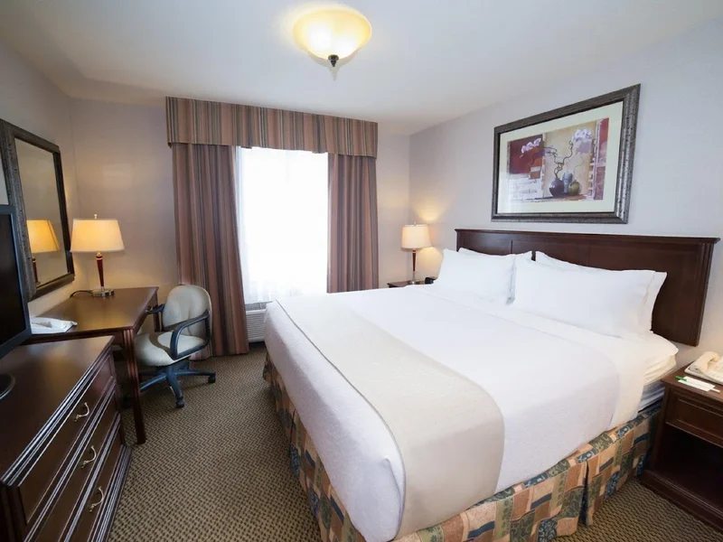 Holiday Inn & Suites West Edmonton, an IHG Hotel