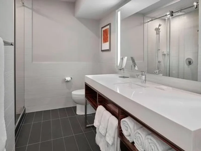 Delta Hotels Edmonton Centre Suites