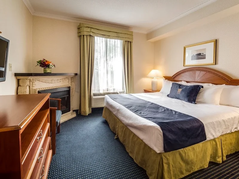 Monte Carlo Inns - Toronto West Suites