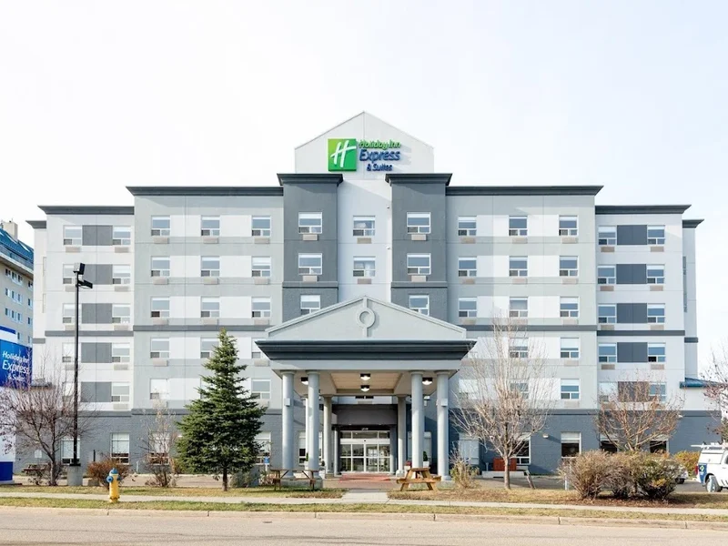 Holiday Inn Express & Suites Edmonton South, an IHG Hotel