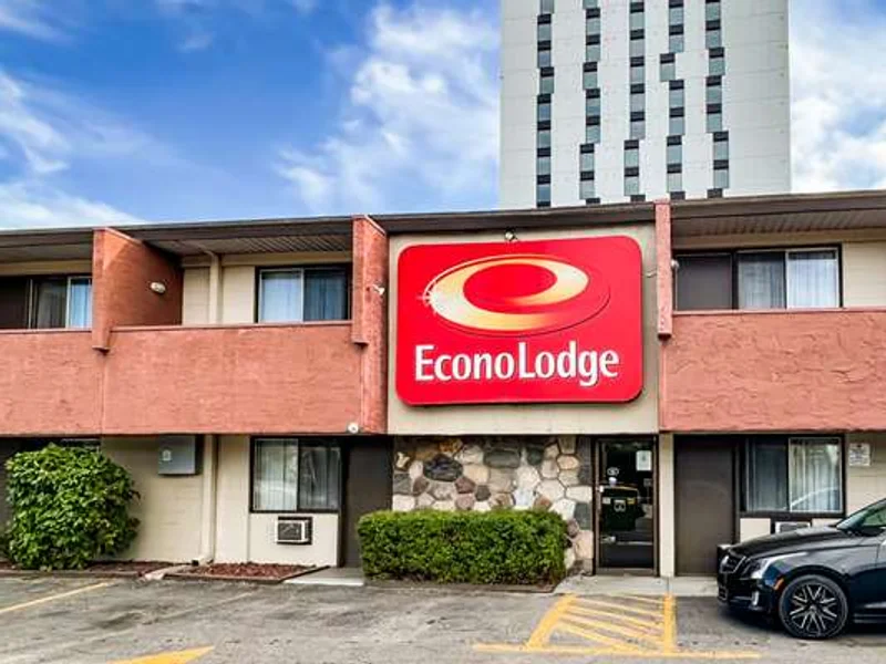 Econo Lodge Motel Village