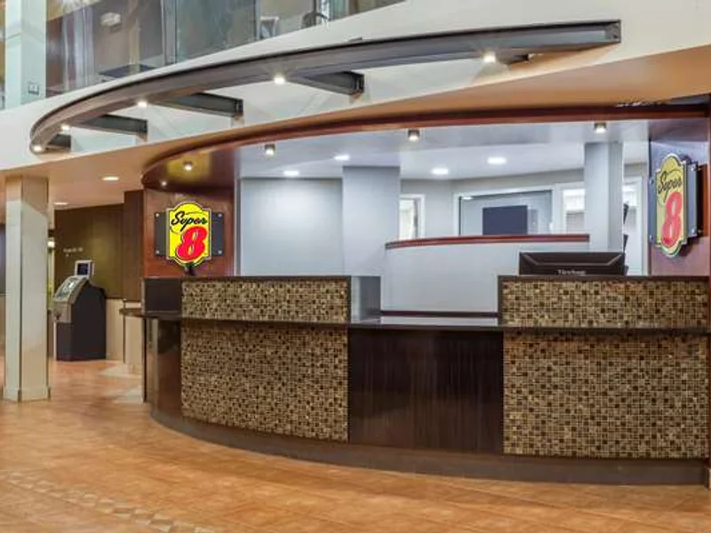 Super 8 by Wyndham Sherwood Park/Edmonton Area