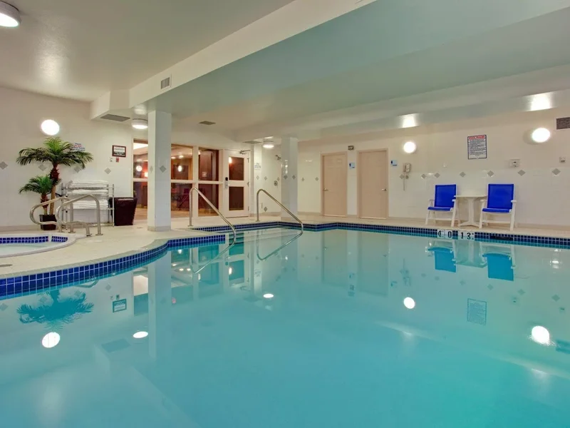 Holiday Inn Express & Suites Edmonton North, an IHG Hotel