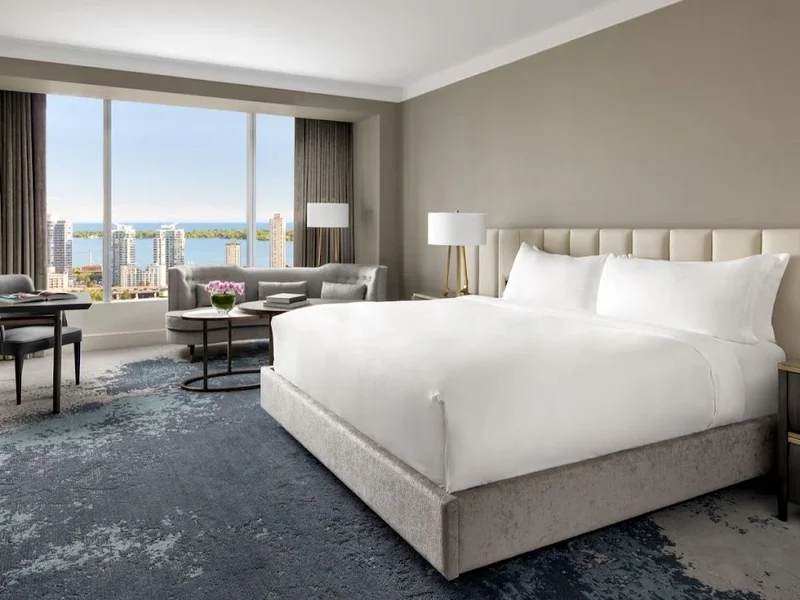 The Ritz-Carlton, Toronto