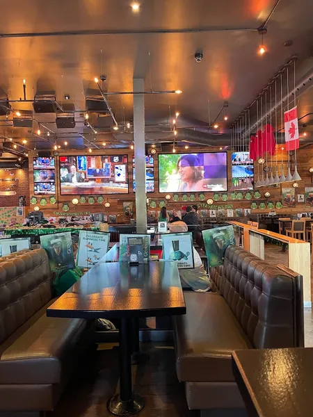 Shark Club Sports Bar & Grill