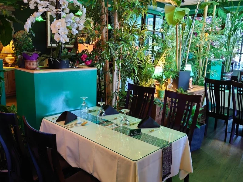 Jurees Thai Place Restaurant