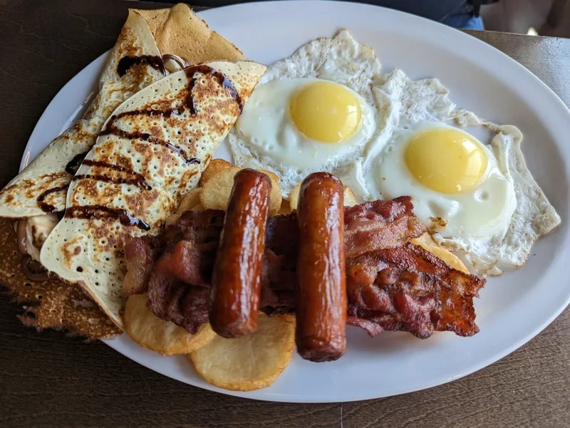 Tutti Frutti breakfast & lunch