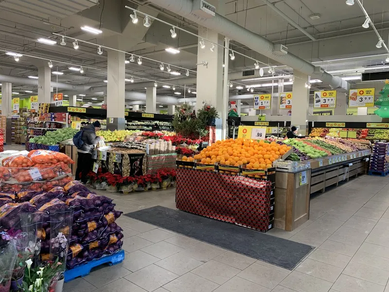 FreshCo Parliament & Dundas