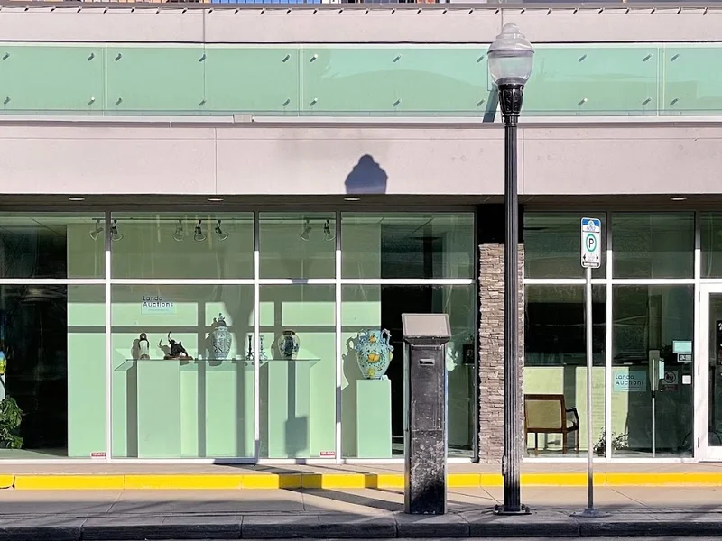 Lando Gallery