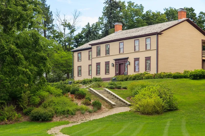 Battlefield House Museum & Park National Historic Site