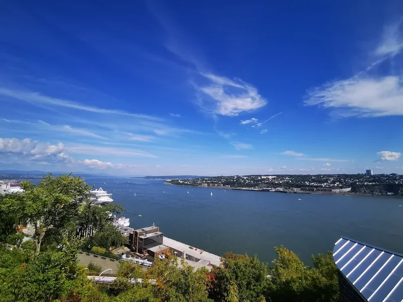 Terrasse Saint-Denis
