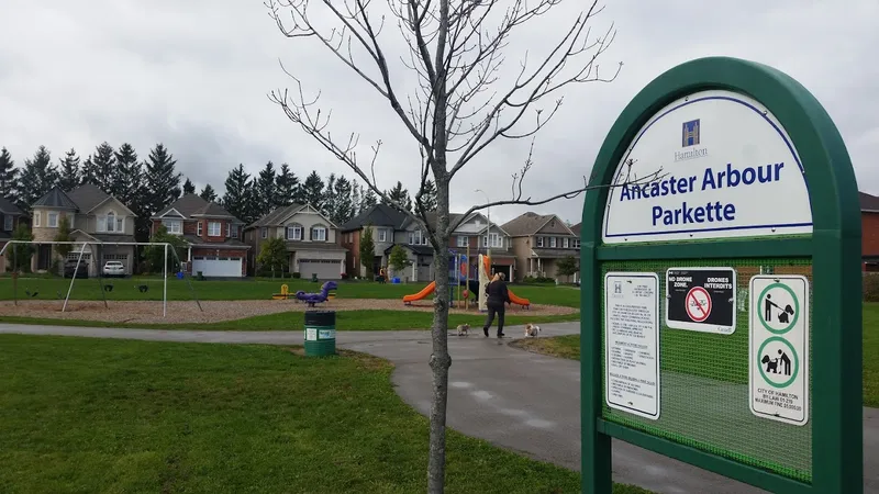 Ancaster Arbour Parkette