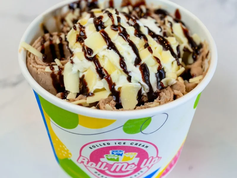 Roll Me Up Ice Cream & Desserts - Toronto