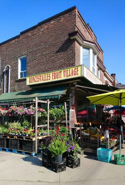 Roncesvalles Fruit Village