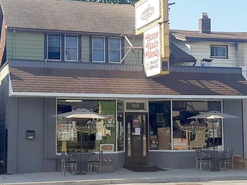 Roast 'N Toast Family Diner