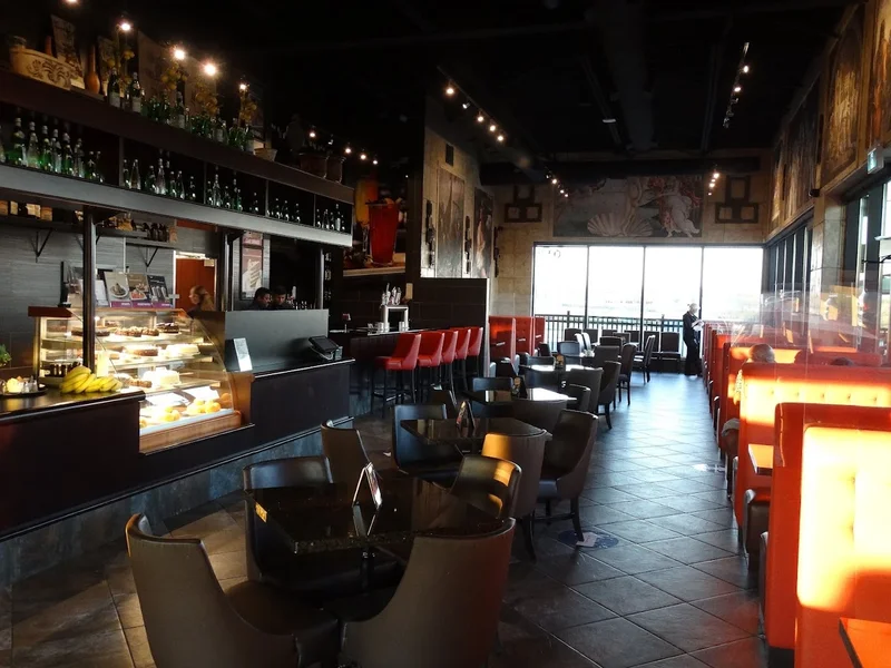 Symposium Cafe Restaurant | OSHAWA