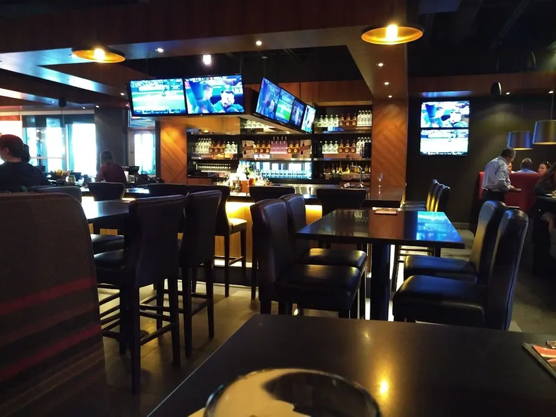 Moxies Kitchener Restaurant