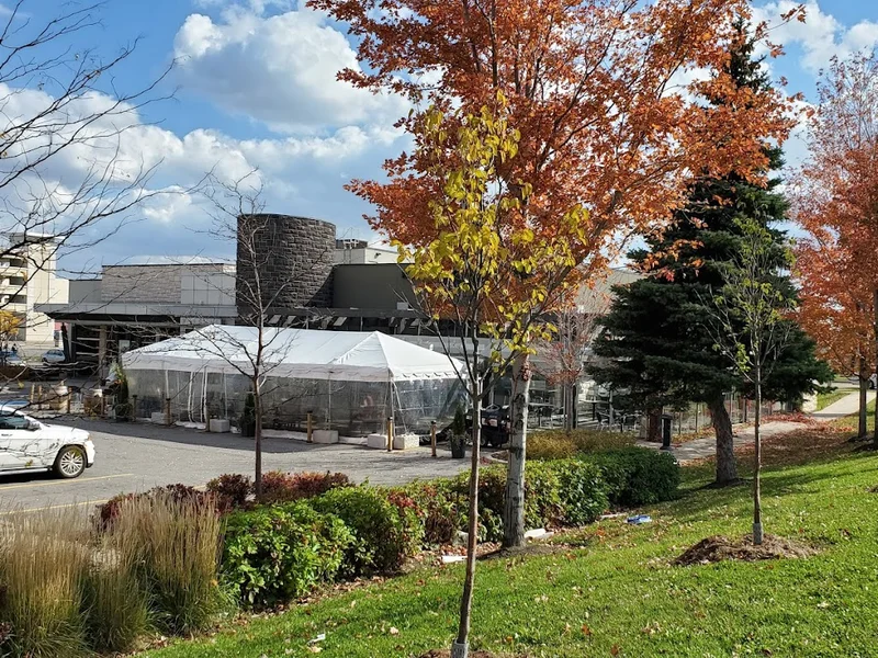 Moxies Bramalea City Centre Restaurant