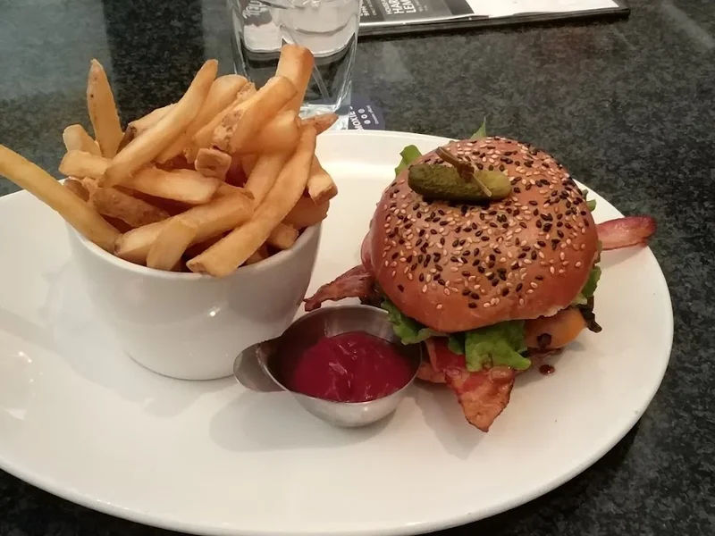 Moxies Barrie Restaurant