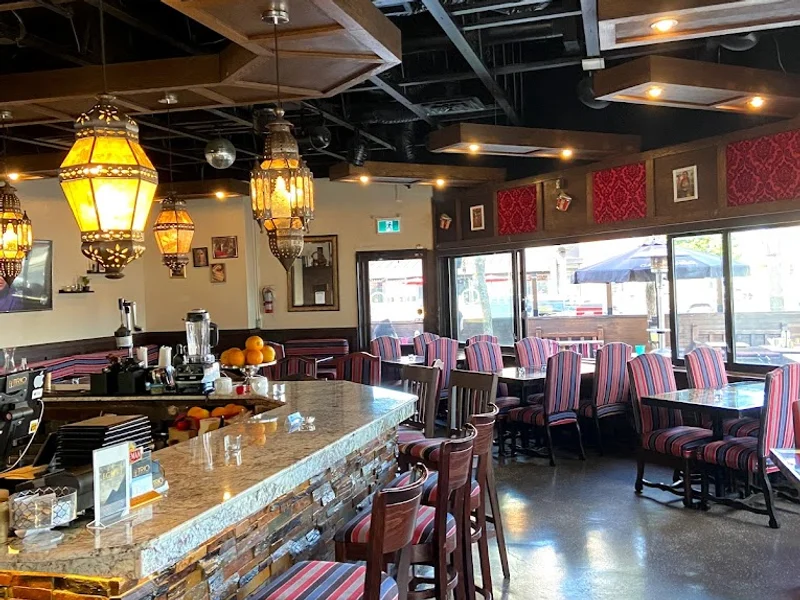 Hideout Lounge & Bar