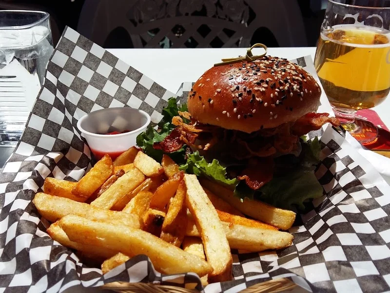 James Joyce Irish Pub & Restaurant