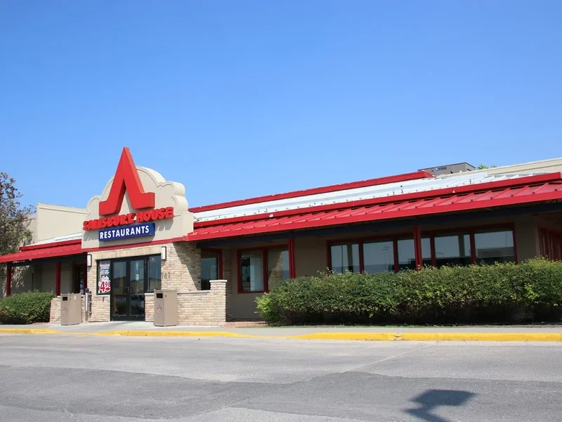 Salisbury House (Garden City)