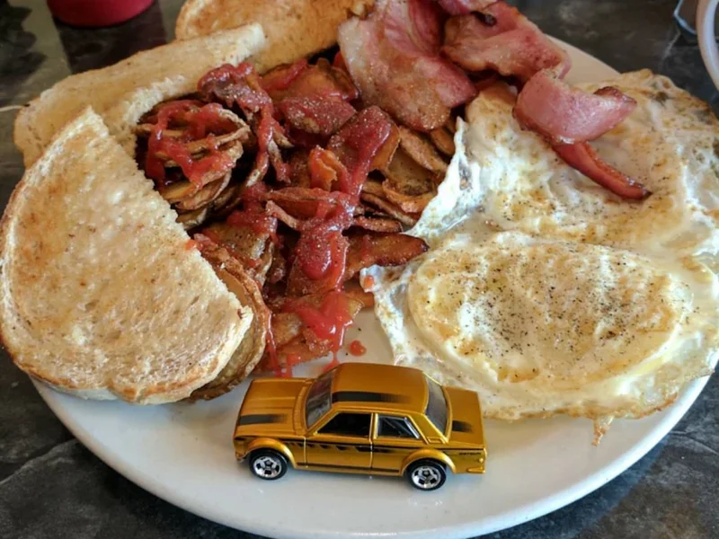 Mercury Cafe & Grill