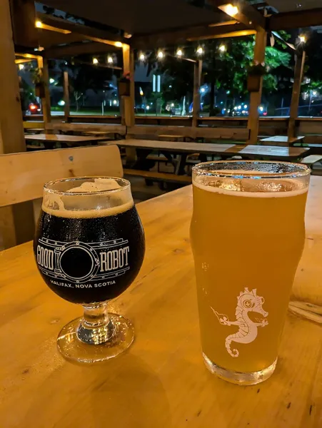 Good Robot Brewing - The Commons Beer Garden & Good Robot Shop