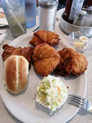 Best of 5 fried chicken in Ford City Windsor