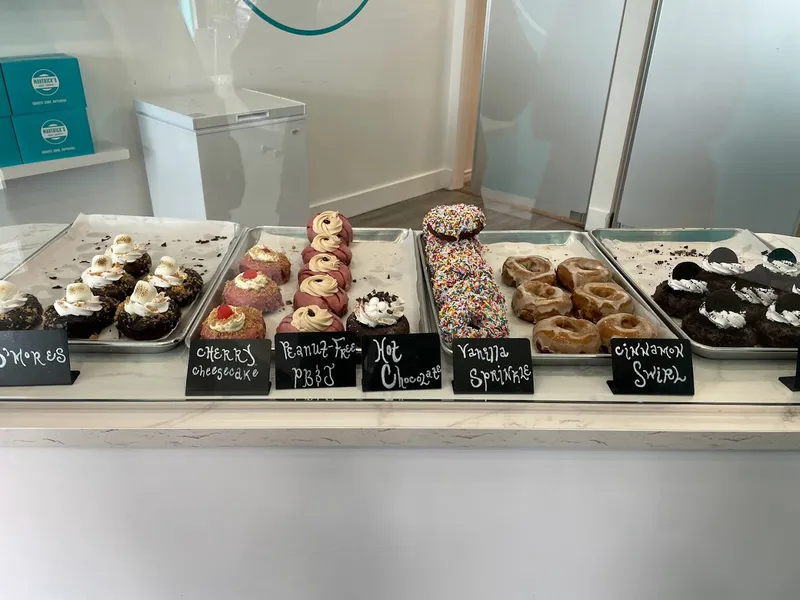 Maverick's Donuts, Kanata