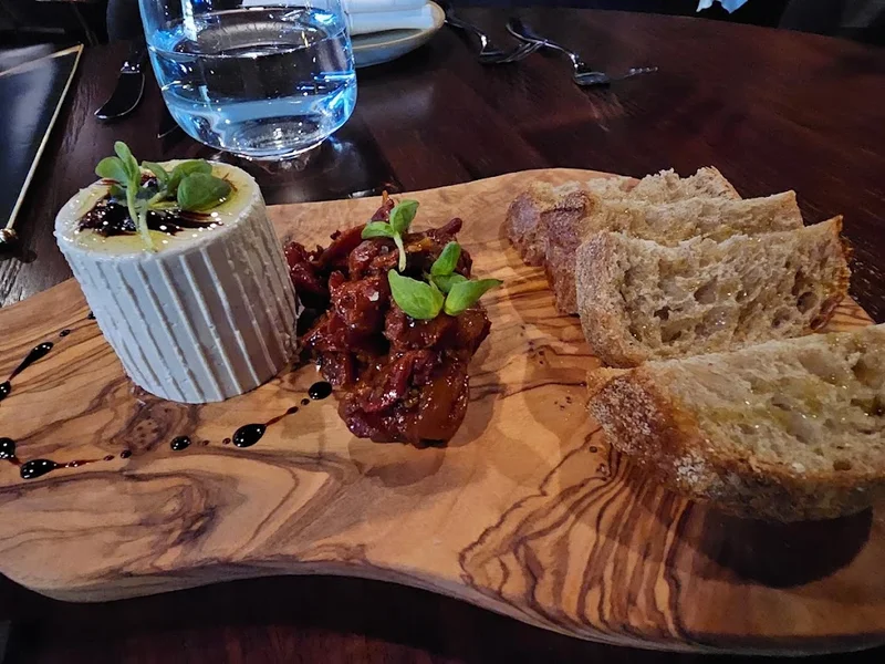 Skye Avenue - Kitchen & Lounge