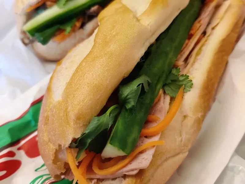 Che Thuy Nga - Viet Subs Banh Mi