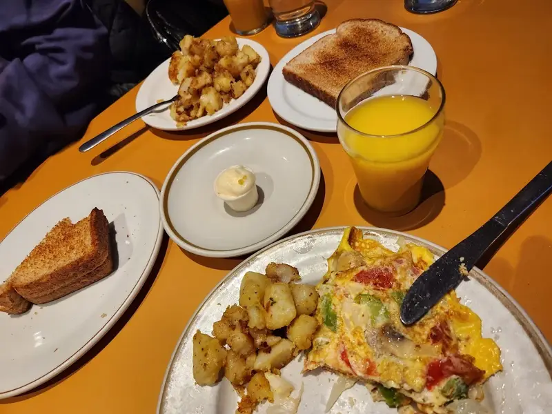 Mellos Coffee Shop