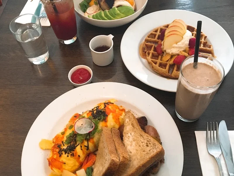 Breakfast Table South Granville