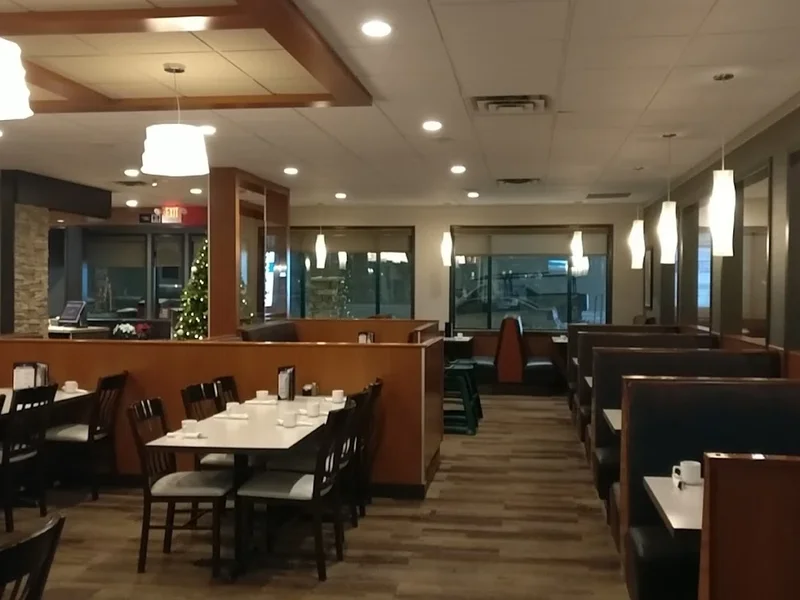 Smitty's Restaurant & Lounge - Winnipeg Regent