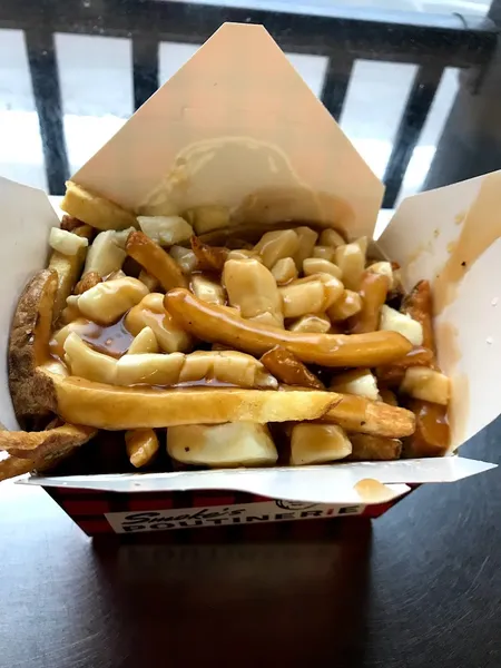 Smoke's Poutinerie Ottawa