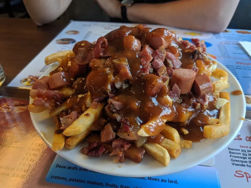 Poutine Laurier Restaurant