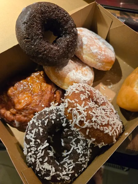 Robin's Donuts