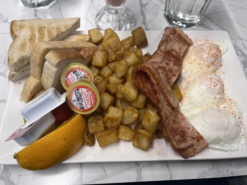 Craveables Cafe - Breakfast, Brunch & Desserts